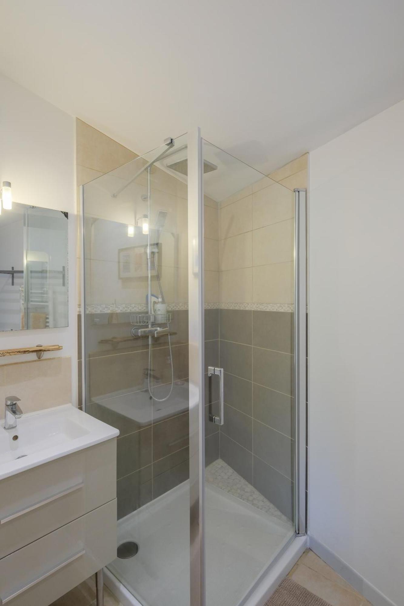 Les Suites D'Alienor, Suite Jasmin Pessac Bagian luar foto