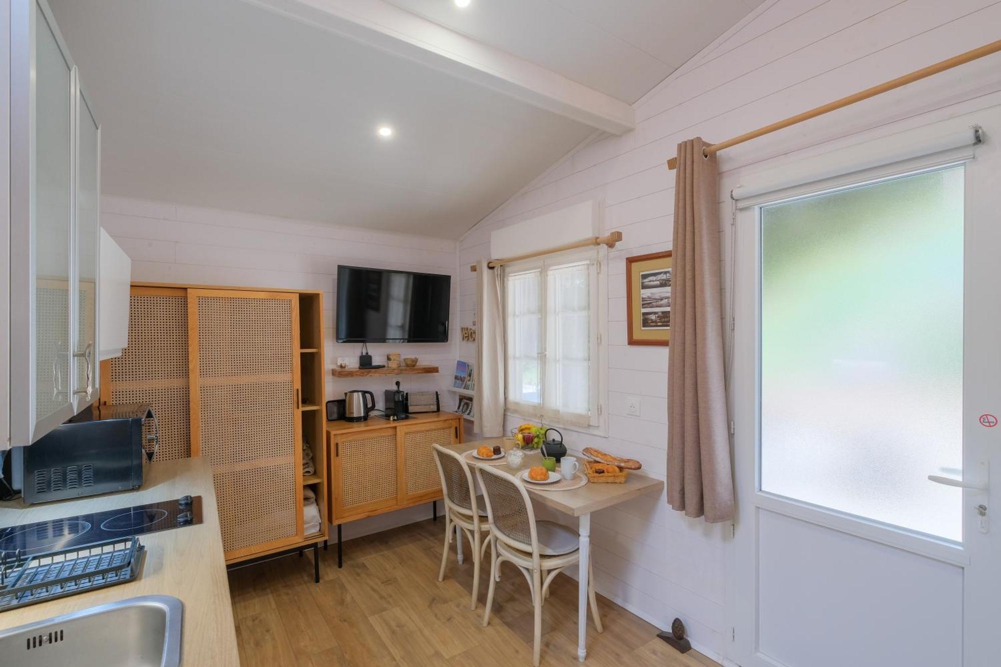 Les Suites D'Alienor, Suite Jasmin Pessac Bagian luar foto